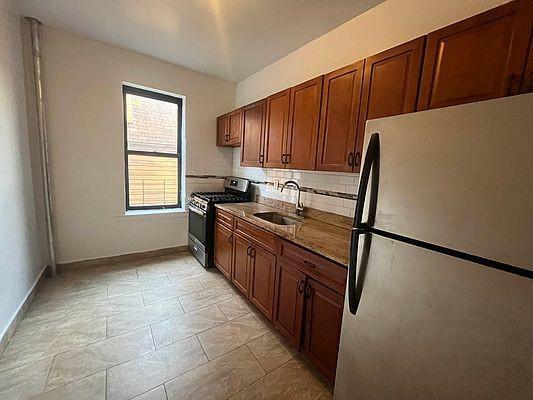 Primary Photo - 1 bedroom in Bronx NY 10462