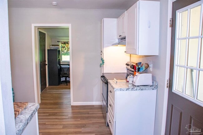 Building Photo - 5357 Locklin Ave