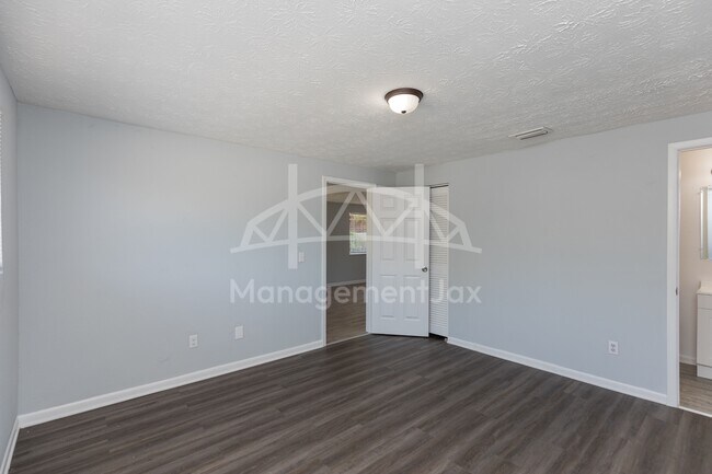 Building Photo - 4452 Bedivere Rd