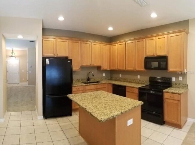 Building Photo - 2841 Girvan Dr