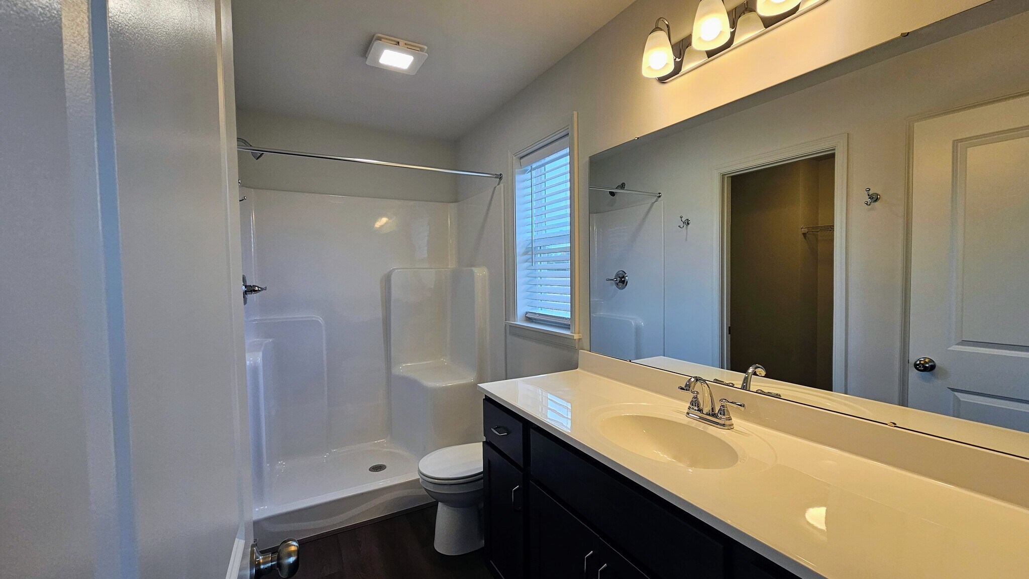 Building Photo - 61 N Conifer Dr