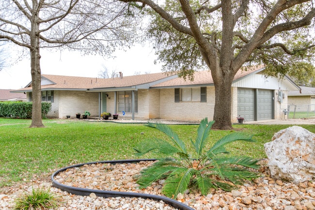 Building Photo - 502 Downshire Dr