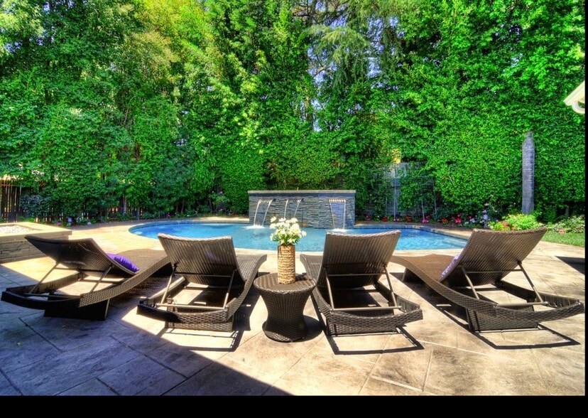 Building Photo - 15643 Woodfield Pl