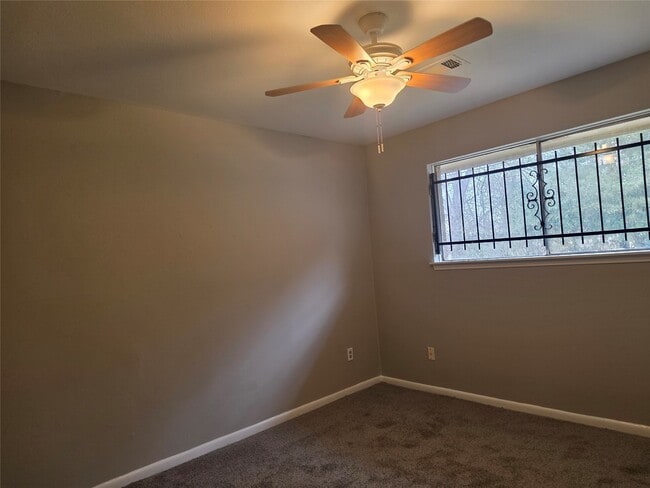 Building Photo - 9626 Guest St