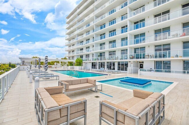 Building Photo - 4250 Biscayne Blvd