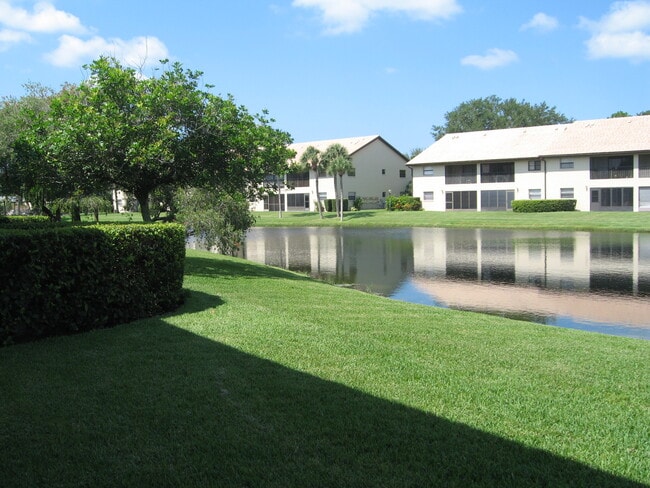 Building Photo - 305 Mission Trail W