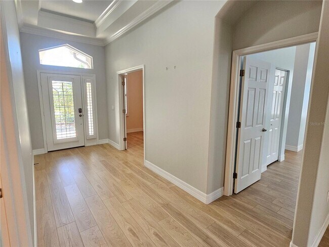 Building Photo - 330 Rio Terra