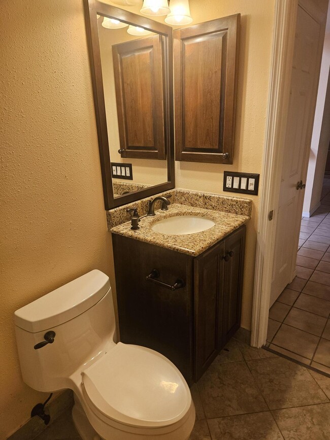 Building Photo - 382 SE Naranja Ave