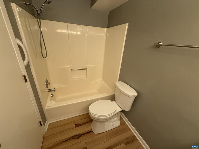 Building Photo - 132 Turtle Creek Rd