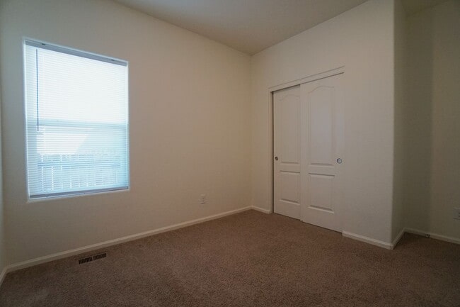Building Photo - 6214 Meadowbank Ln