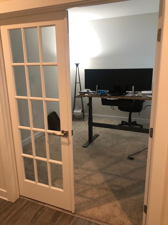 Building Photo - 2198 Craven Ln