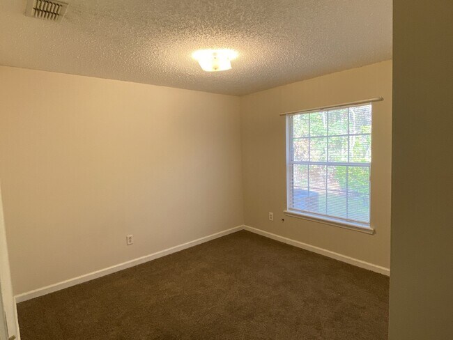 Building Photo - COMING SOON – 3 Bedroom, 2 Bathroom Single...