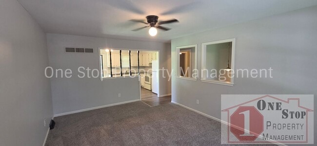 Building Photo - 3 bedroom, 2 bathroom Duplex in Independence