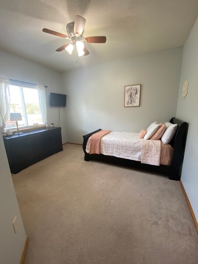 Building Photo - 11907 W Jewell St