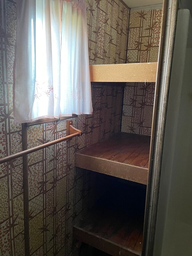 Primary Photo - 2 bed 1 bath trailer house