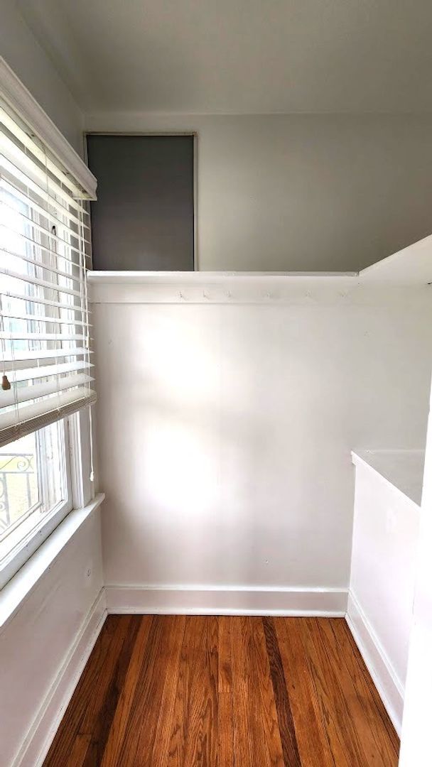Building Photo - 2 bed 1 bath 1 car garage upstairs duplex in Miller's Boulevard Addition of OKC