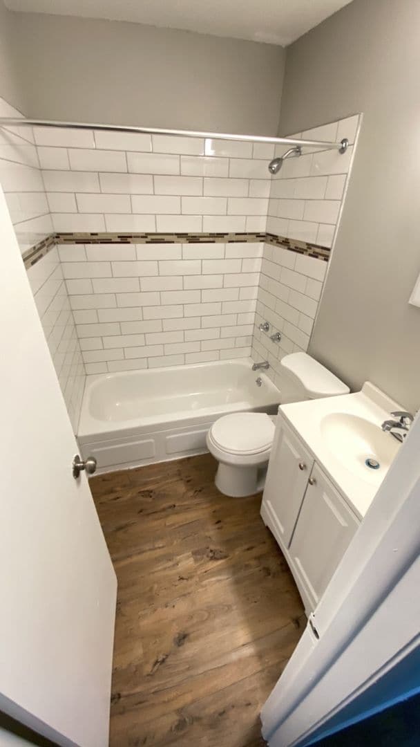 Building Photo - Eat Street Flat LLC