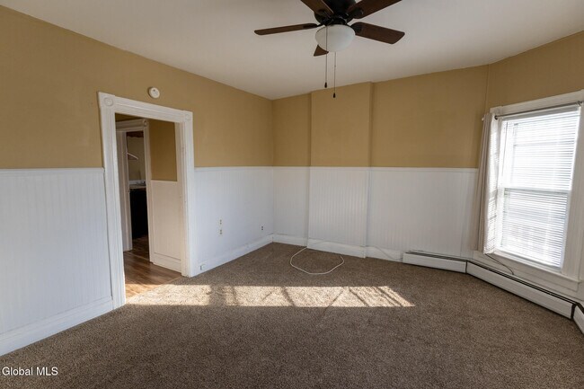 Building Photo - 104 Lawrence St