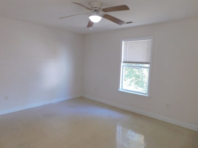 Building Photo - 4 bedroom In Pasquotank County