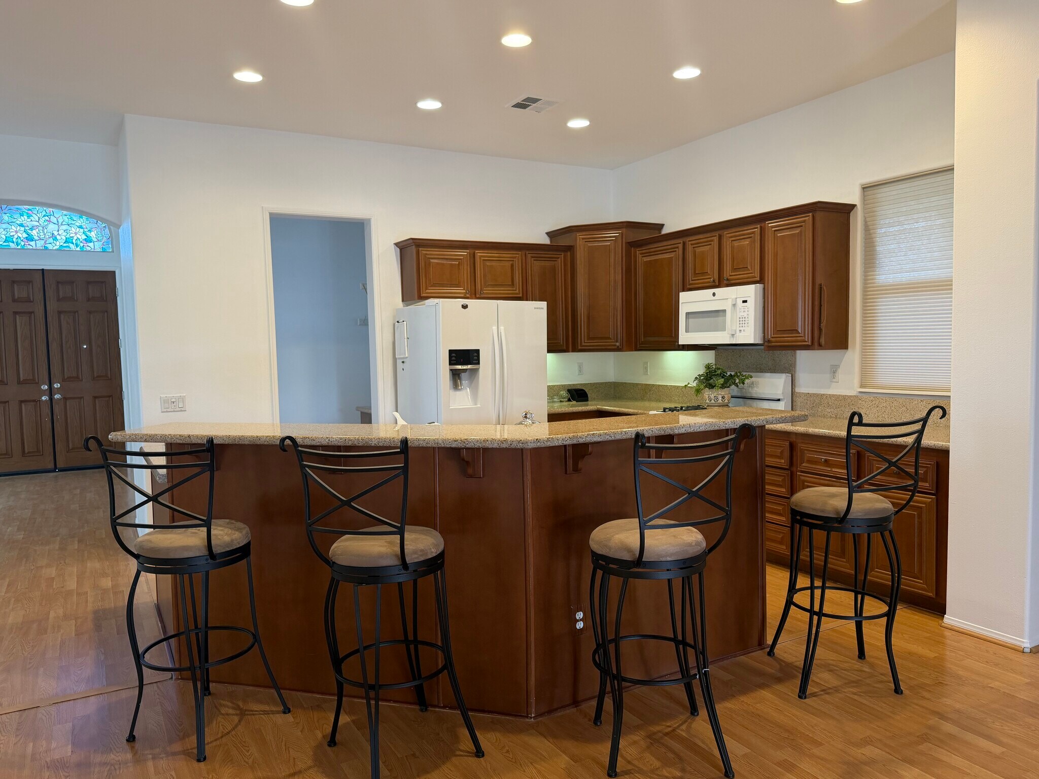 Building Photo - 48638 Barrymore St