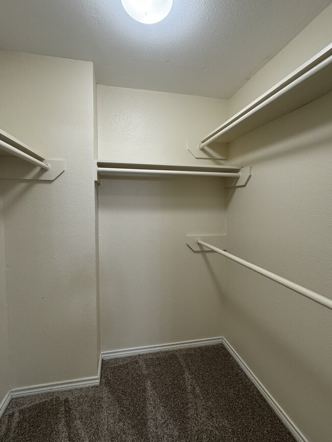 Building Photo - 7033 Bevington Dr