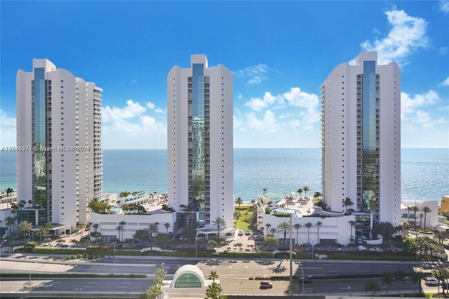 Building Photo - 16400 Collins Ave