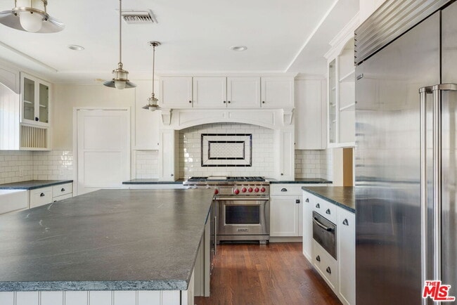 Building Photo - 3617 Homeway Dr