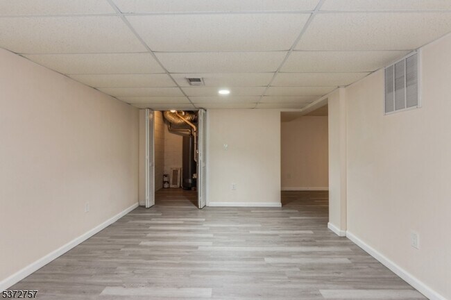 Building Photo - 17 Lackland Ave