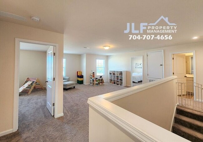 Building Photo - Coming Soon-Beautiful 5 Bed/3 Bath Home in...