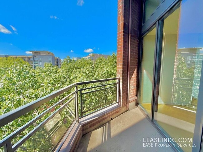 Building Photo - 1099 22nd St NW