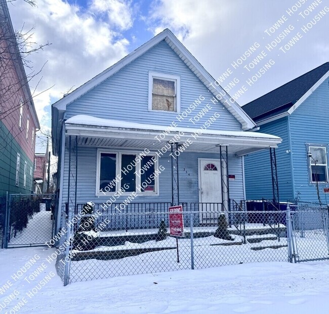 Building Photo - 256 14th St