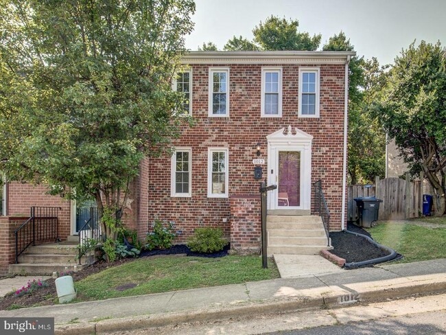 Primary Photo - 1012 N Pelham St