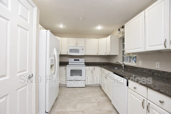 Building Photo - 3133 S Polk Ave