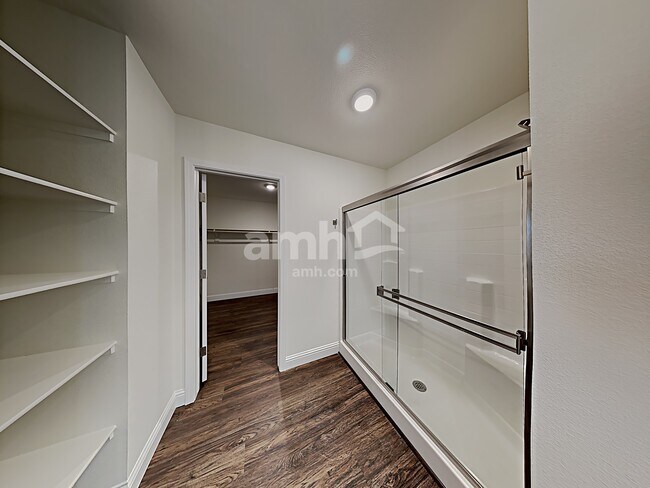 Building Photo - 704 Sienna Rising Drive