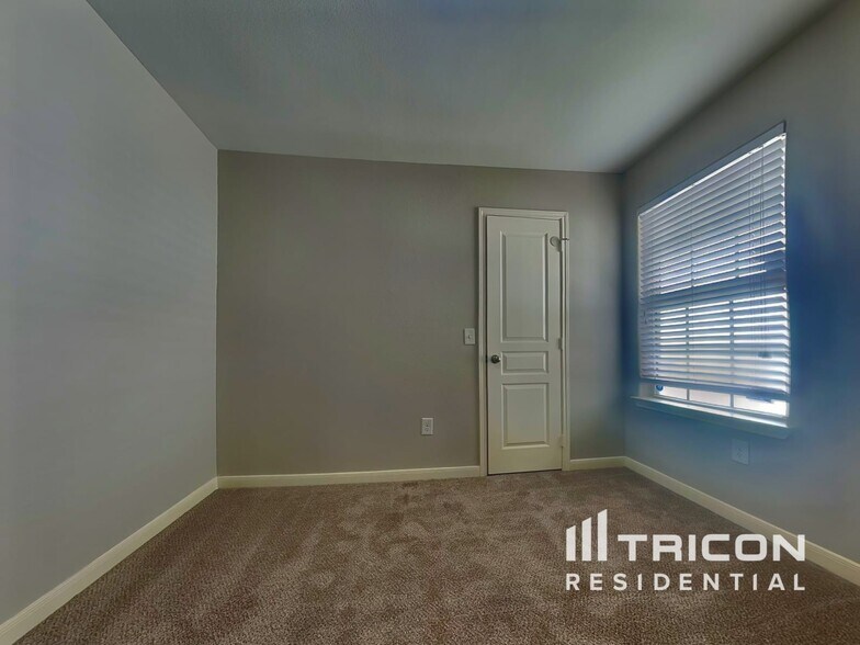 Building Photo - 9910 Waldens Pond Court