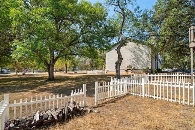 Building Photo - 1806 River Crossing Cir