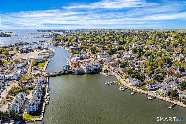 Building Photo - 3 Pearl St