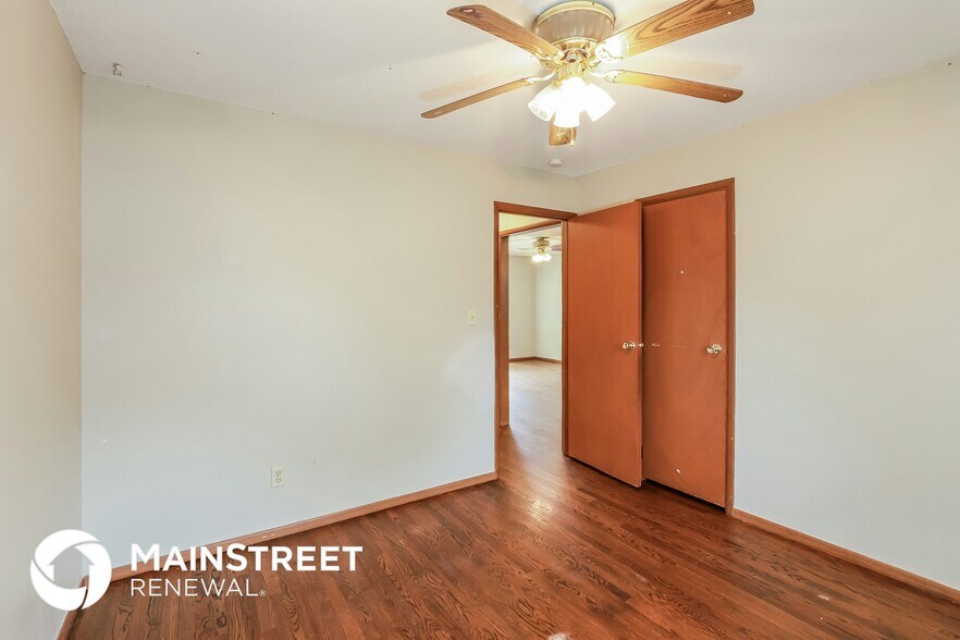 Building Photo - 551 N Powahatan Dr