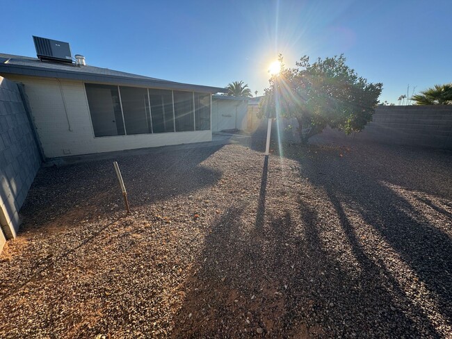 Building Photo - Albany Duplex