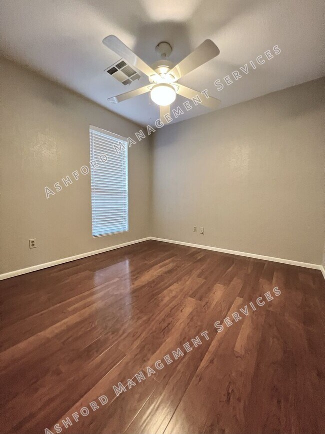 Building Photo - 3 BEDROOM 2 BATH IN HEART OF CHANDLER WITH...
