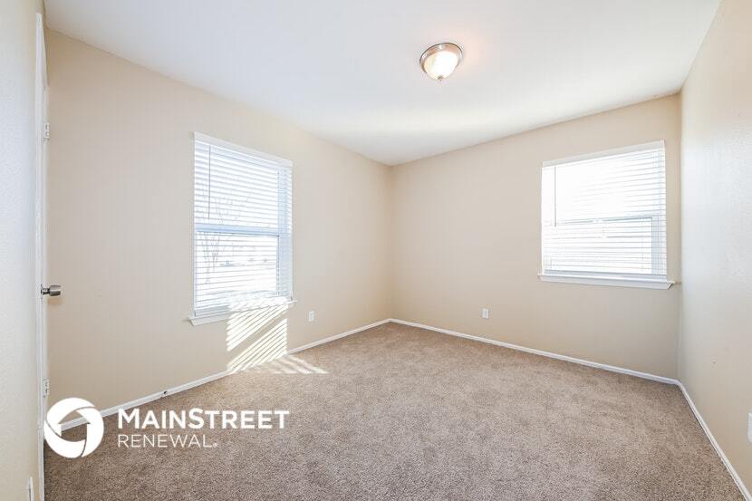 Building Photo - 14500 Oakwood Ln