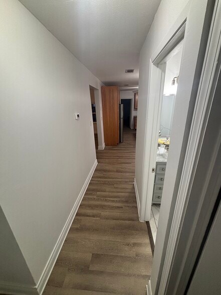 Building Photo - 2218 Saunders St