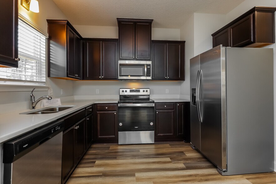 Building Photo - 118 Chaffseed Cir