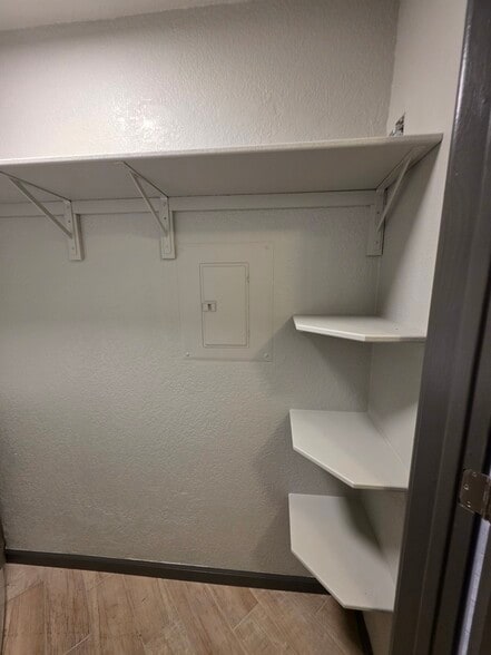 Building Photo - 1749 E Pepper Cir