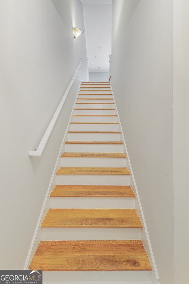 Building Photo - 1953 Sterling Oaks Cir NE