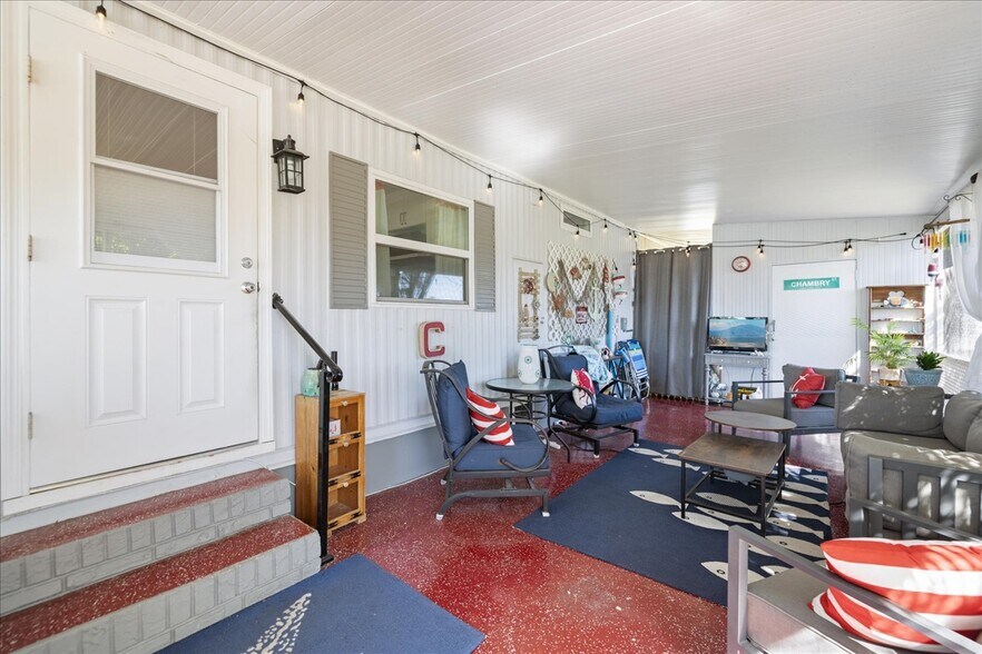 Building Photo - 4680 Fiji Ln