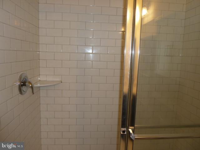 Building Photo - 860 Champions Dr