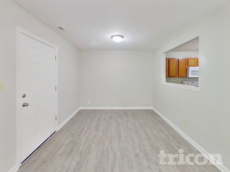 Building Photo - 1296 Edgewater Dr