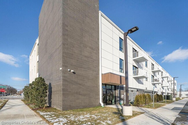 Building Photo - 7410 Kercheval Ave