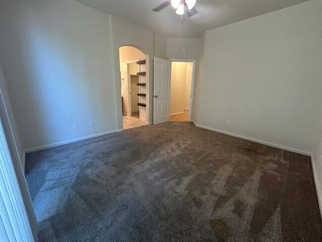 Building Photo - 7025 Sandy Souza Way